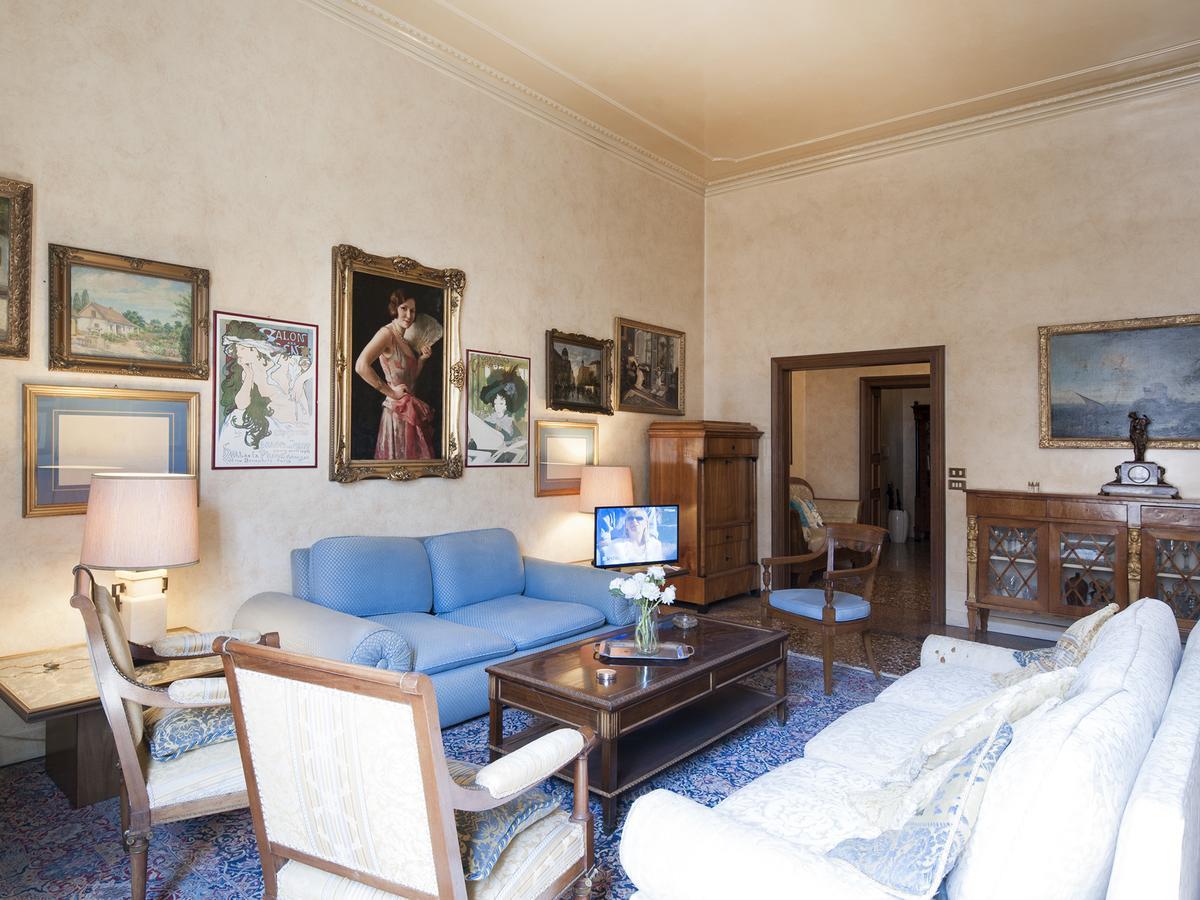 Ur-Nest Strada Maggiore Bologna Buitenkant foto